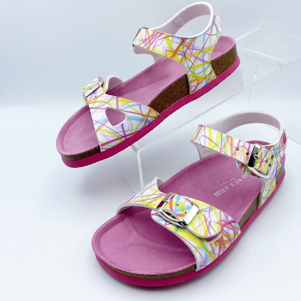 NWT. Agatha Ruiz de la Prada White/Pink Sandals. Size 2-2,5.